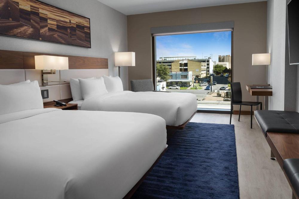Guest room, 2 Queen interior